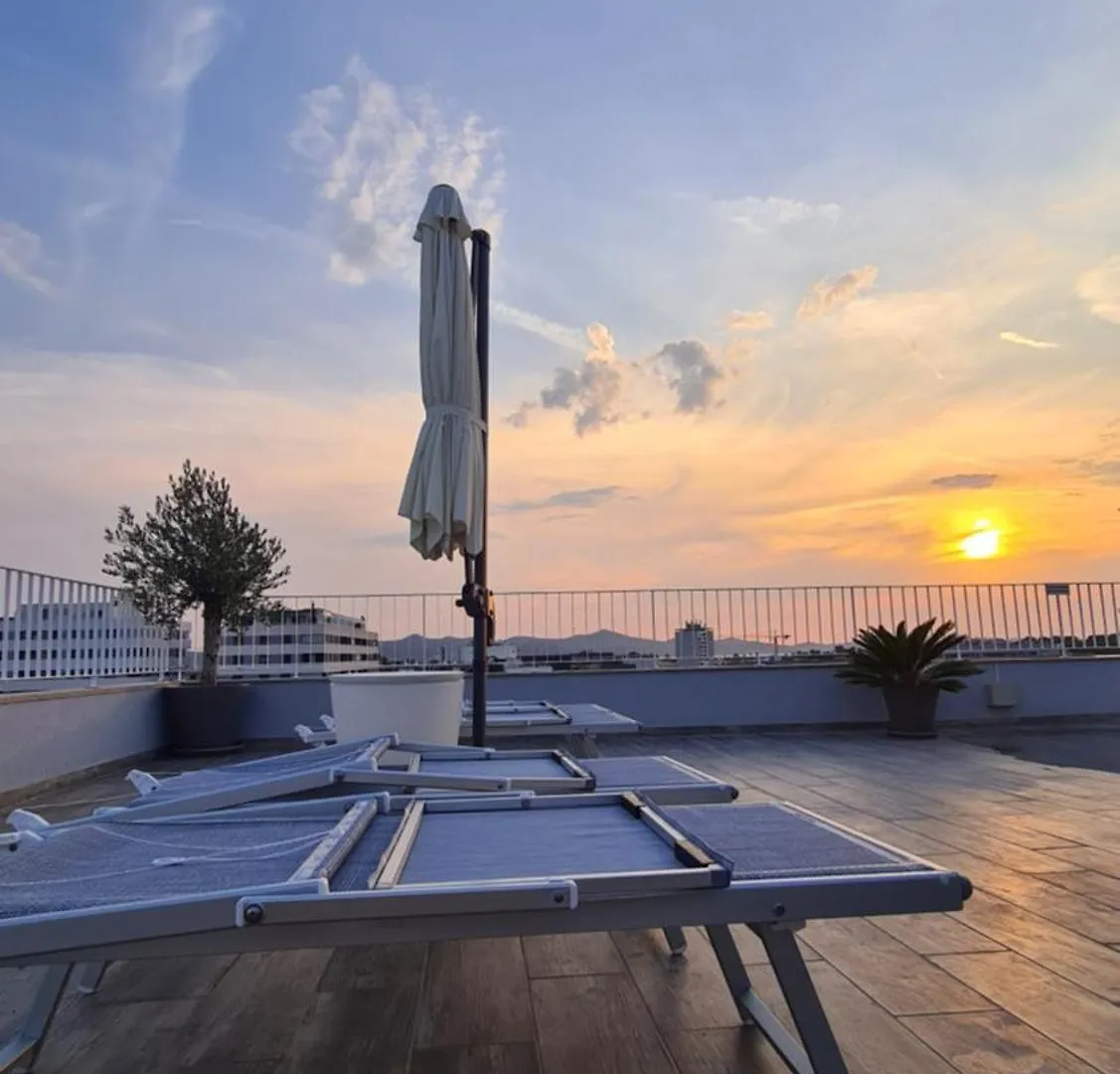 Zadar Sunset Penthouse With Spectacular View And Jacuzzi Appartement Kroatië